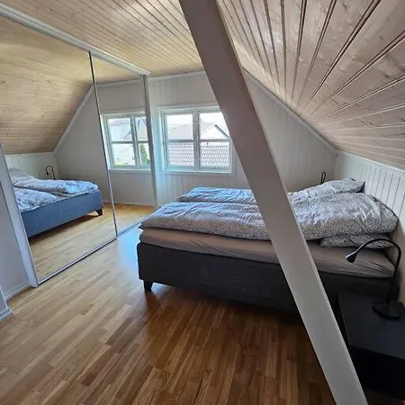 Sentrumsnaer Enebolig Med 4 Soverom Villa Skien