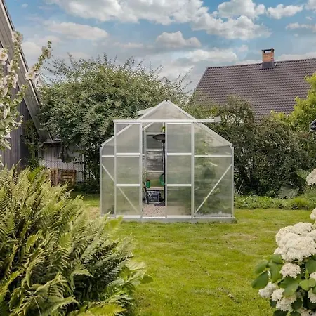 Villa Sentrumsnaer Enebolig Med 4 Soverom