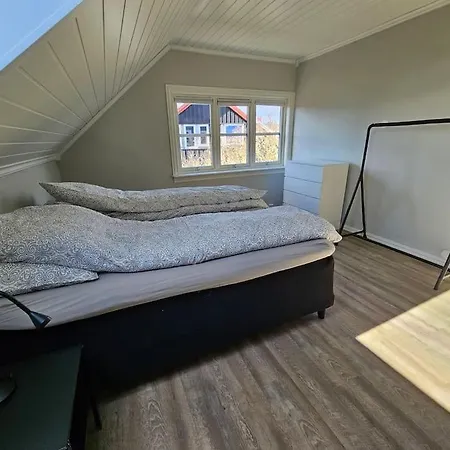 Sentrumsnaer Enebolig Med 4 Soverom Villa *